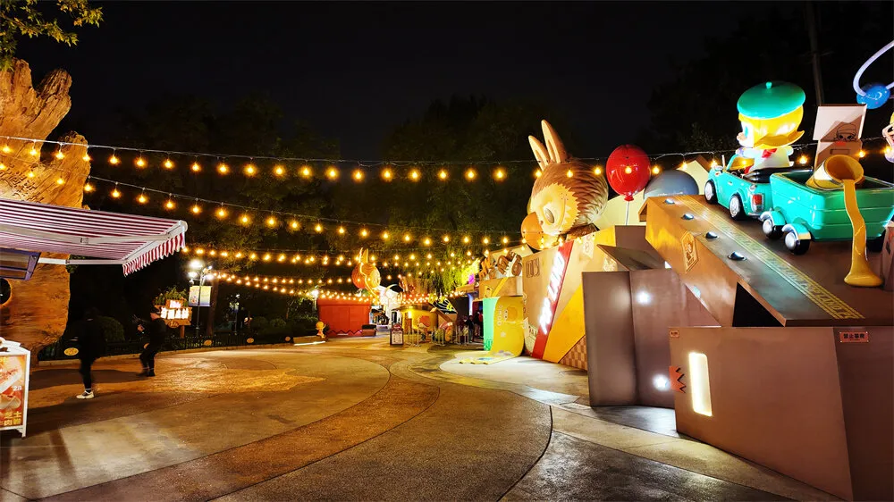 POP LAND — Công viên chủ đề POP MART, Bắc Kinh — hình 3